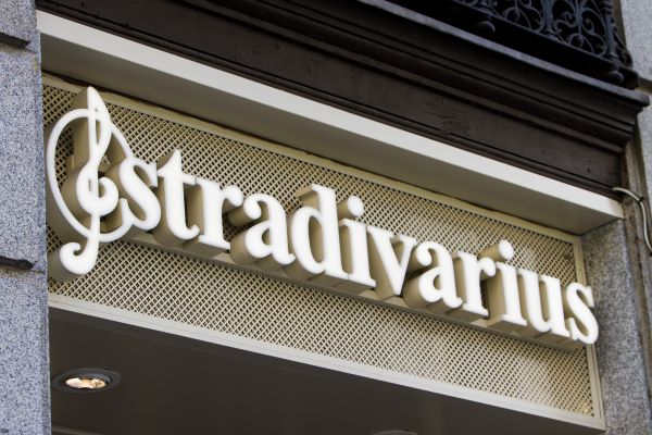 Teléfono Stradivarius